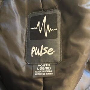 Boys ski pants
Like new